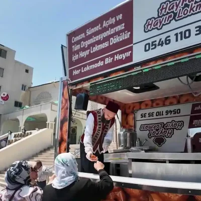 İstanbul’un her köşesinde hayır lokması ikramı